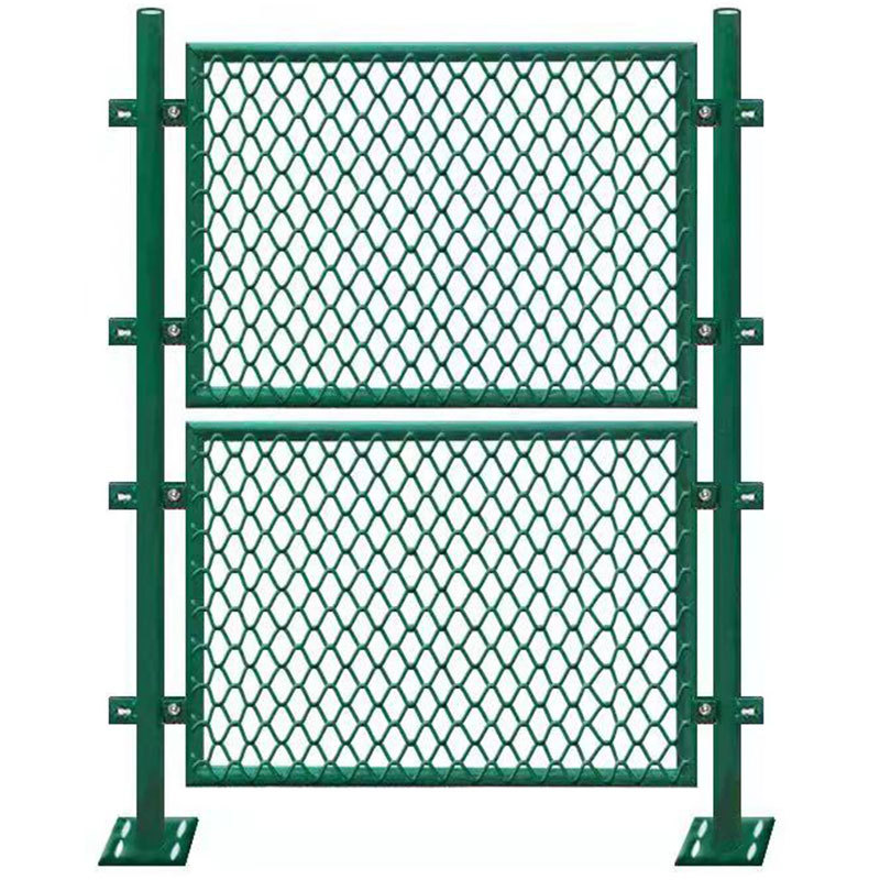 现货球场围网足球场浸塑铁丝勾花网笼式篮球场护栏网