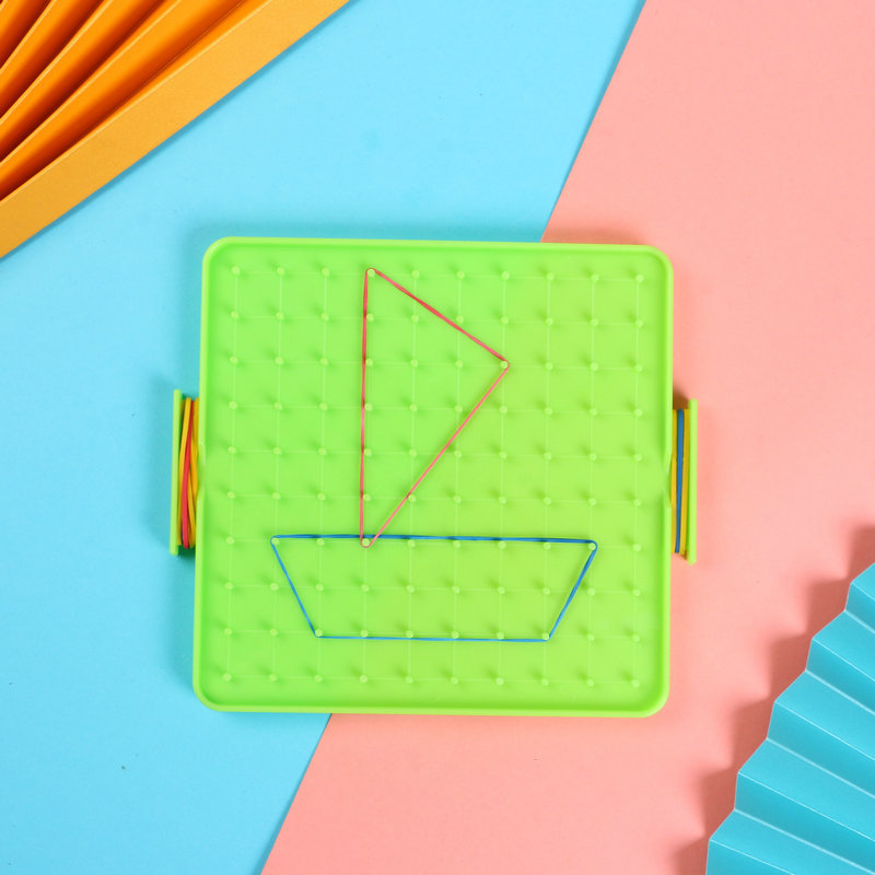幼儿园学生用钉板 塑料钉子板 教学用双面几何图形板玩具教学仪器