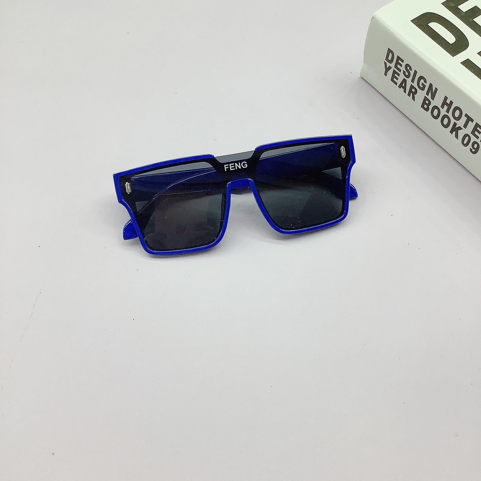 New Fashion Children's Square Sunglasses Boys and Girls Trendy Casual Sunglasses Uv Protection Full Rim Frame Glasses