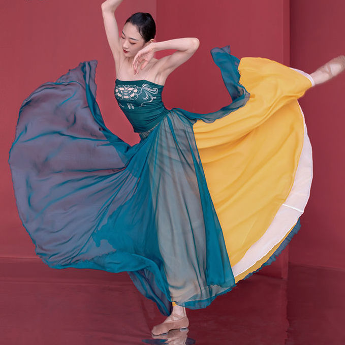 柳歌古典舞蹈服雪柔黑走马同款三层飘逸大裙摆中国民族舞台演出服