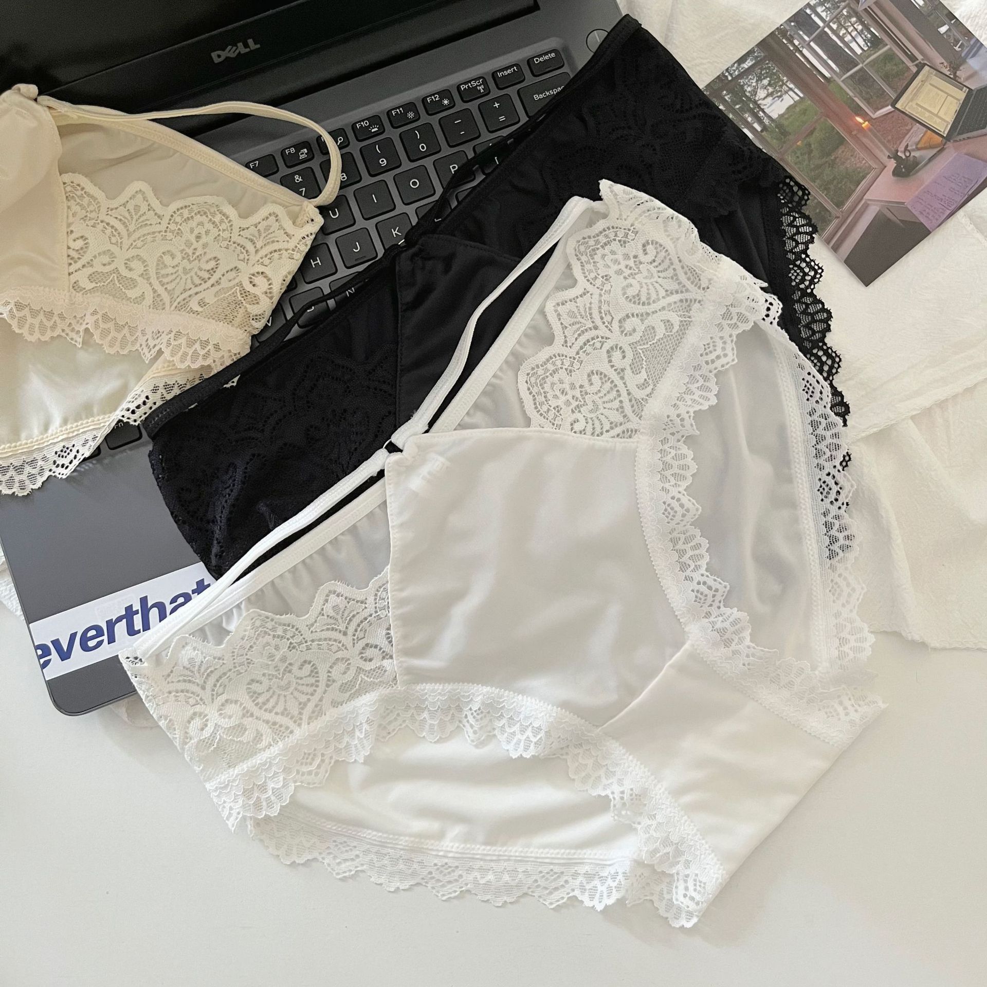 Senz Moonlight ~ Girl's Pure Desire Style Satin French Underwear Women's Sexy Lace Mid Waist Seamless Women's Briefs