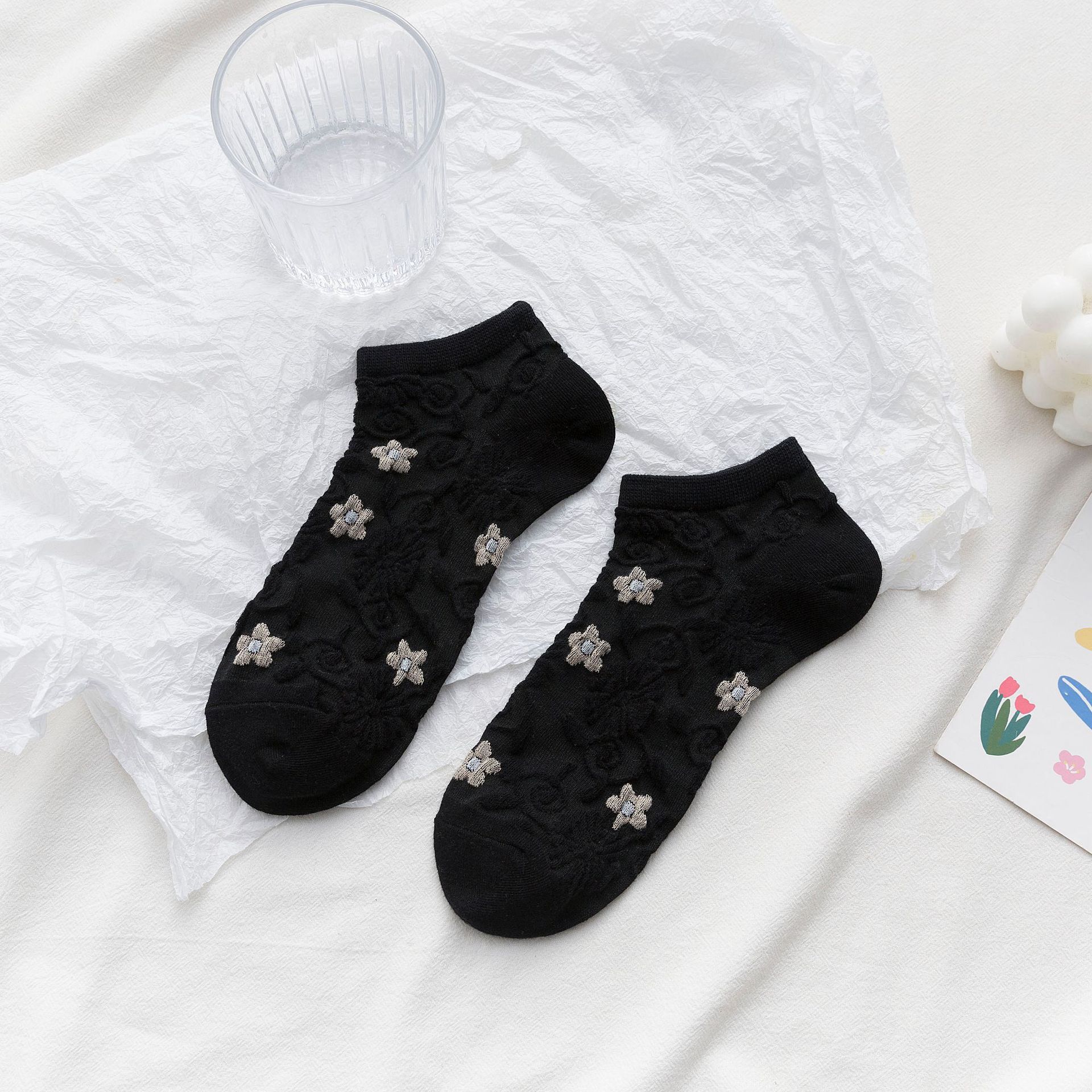 袜子女春夏季女袜学院风日系ins潮袜文艺复古立体花型浅口女短袜