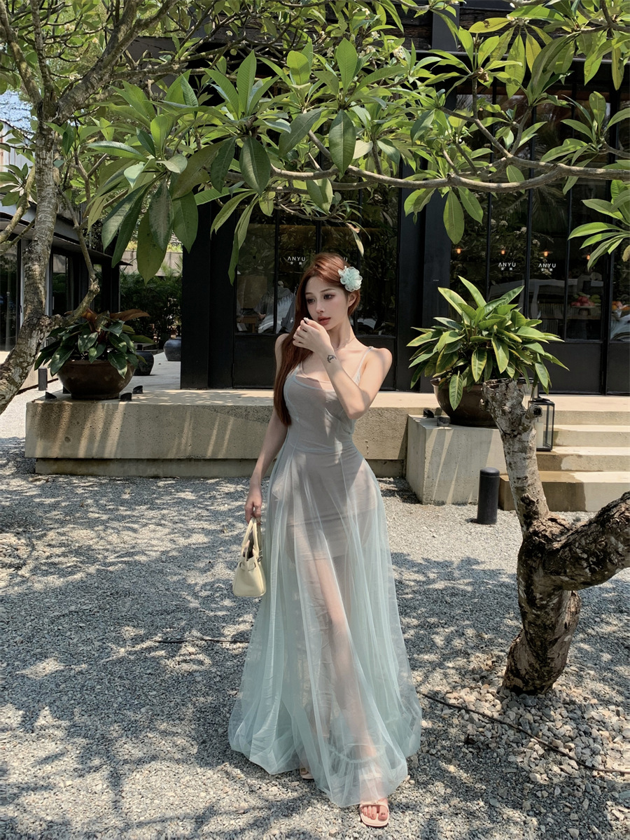网纱透视吊带连衣裙女夏季辣妹性感裙子外搭罩裙收腰a字花苞长裙