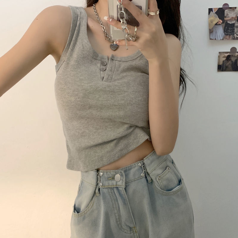 基础款吊带背心女夏季设计感小众短款纯欲风辣妹外穿纽扣无袖上衣