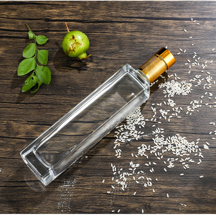 现货批发晶白料玻璃酒瓶一斤装水立方酒瓶空酒瓶冰酒瓶礼盒包装