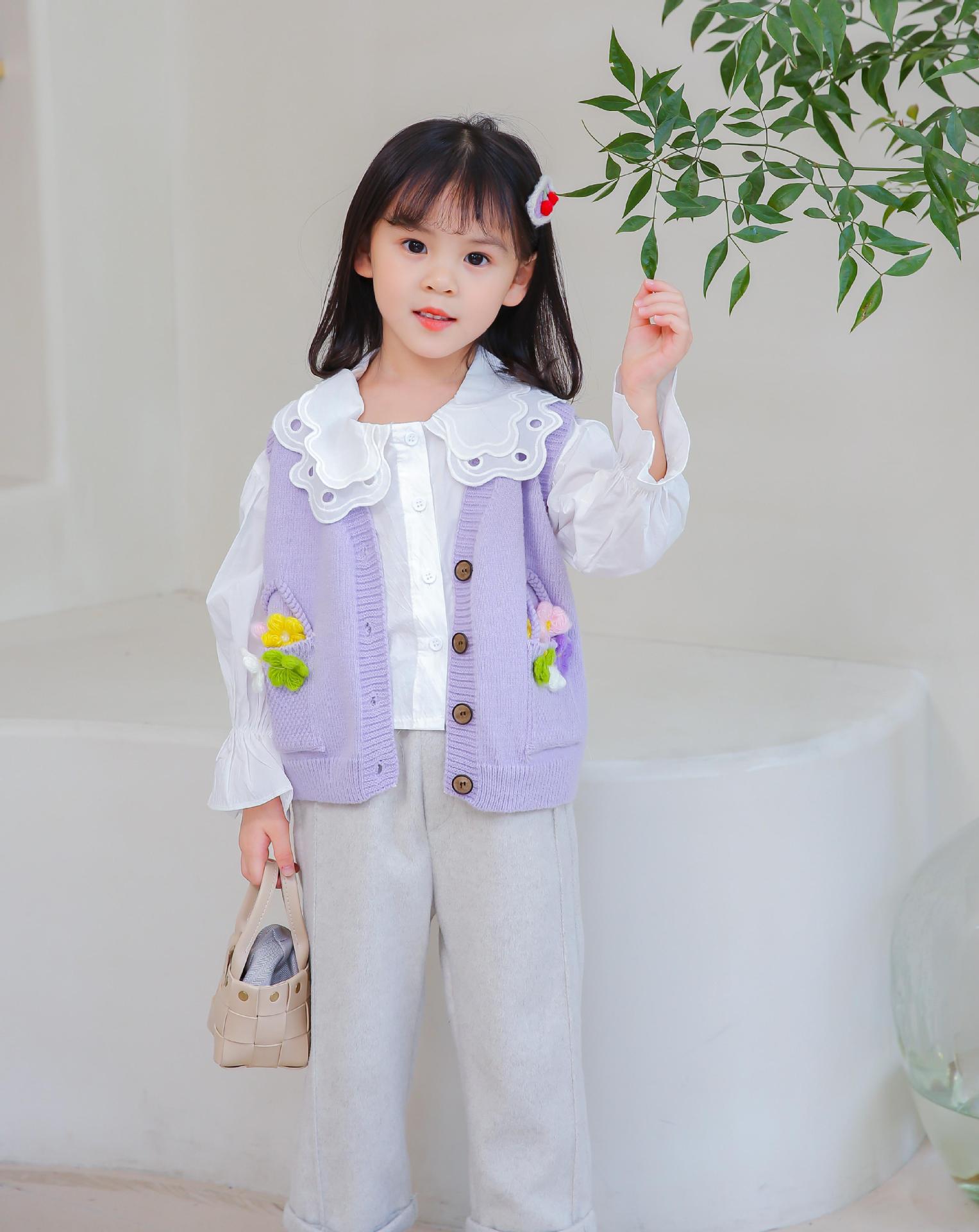 2021秋季新款女童毛衣背心甜美学院风v 领百搭针织马夹立体手工花