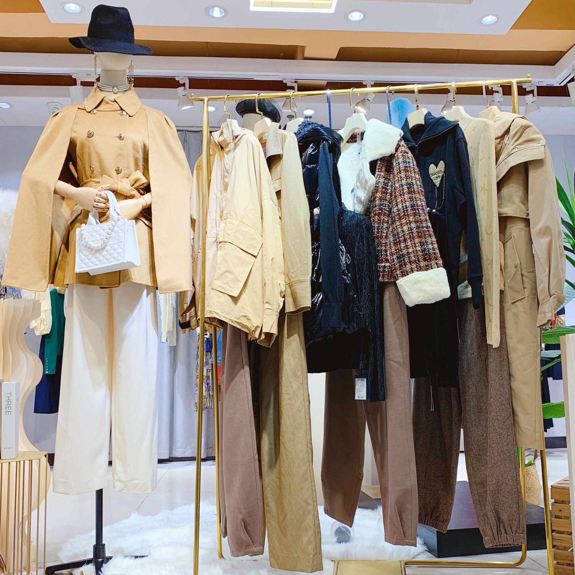 秋冬装乐町女装尾货品牌折扣衣服一手货源直播 马克华菲专柜撤柜