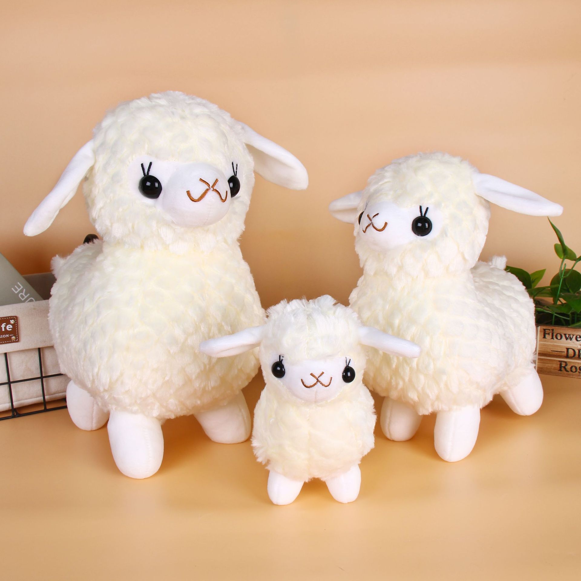 绵羊毛绒玩具公仔