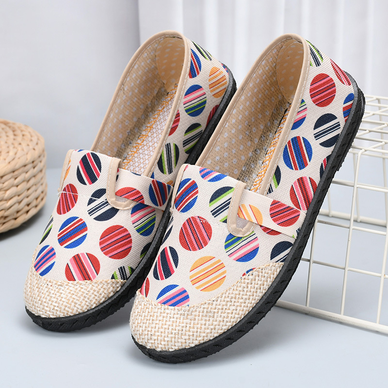 Beijing Cloth Shoes Women's Middle-Aged and Elderly Mothers' Shoes Non-Slip Soft Bottom Beef Tendon Bottom Canvas Work Embroidery