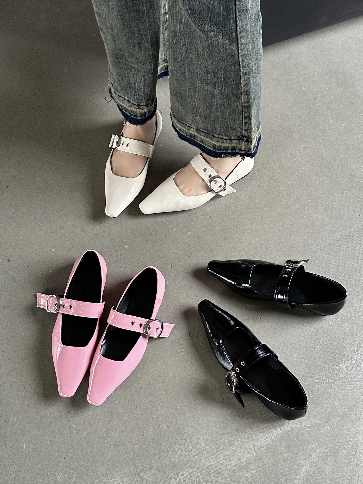 2024早春新款女鞋软底舒适低跟单鞋漆皮一字扣时尚尖头v口平跟鞋