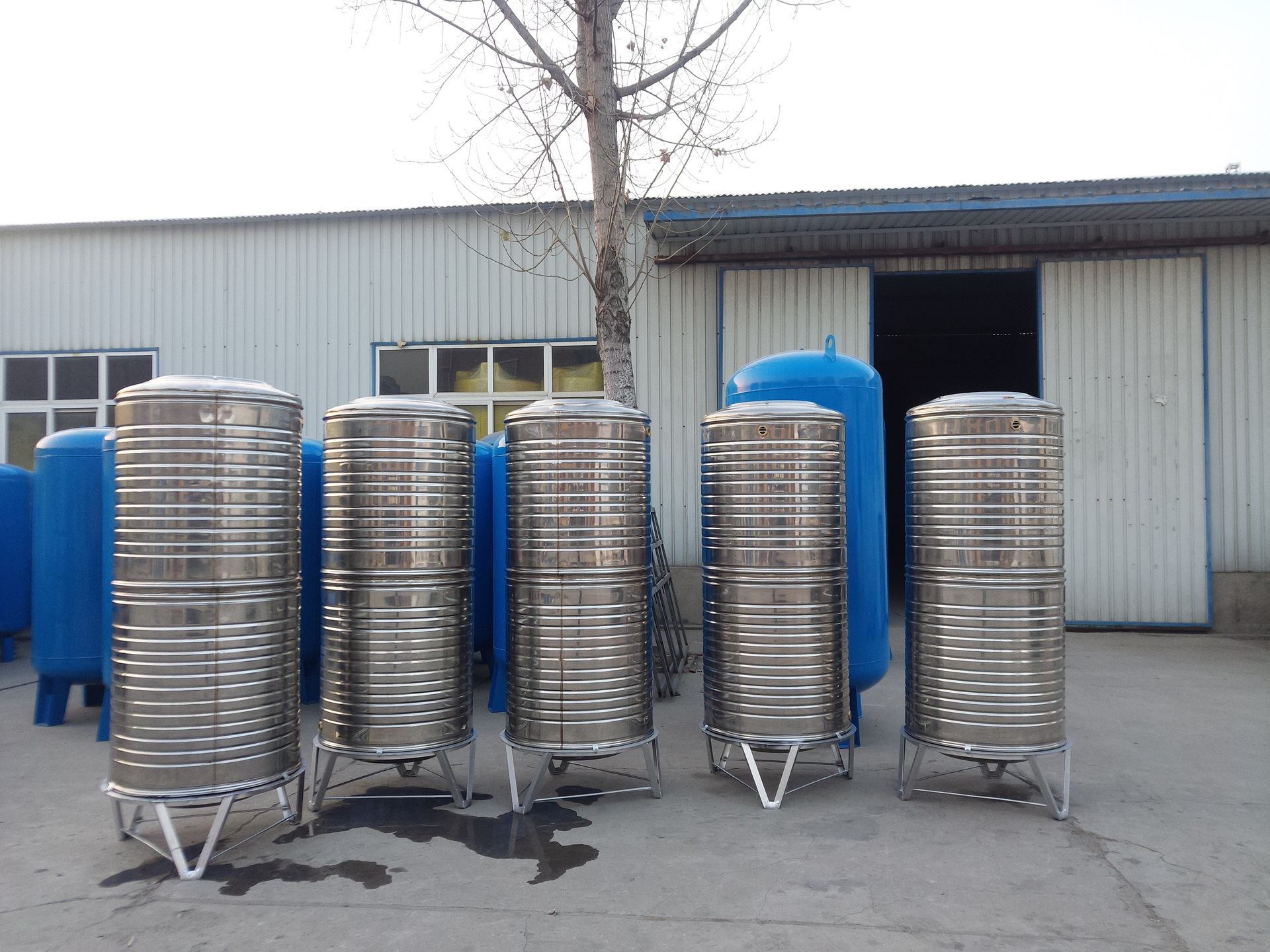 衡水304不锈钢水箱 水塔 家用水箱太阳能楼顶蓄水罐-阿里巴巴