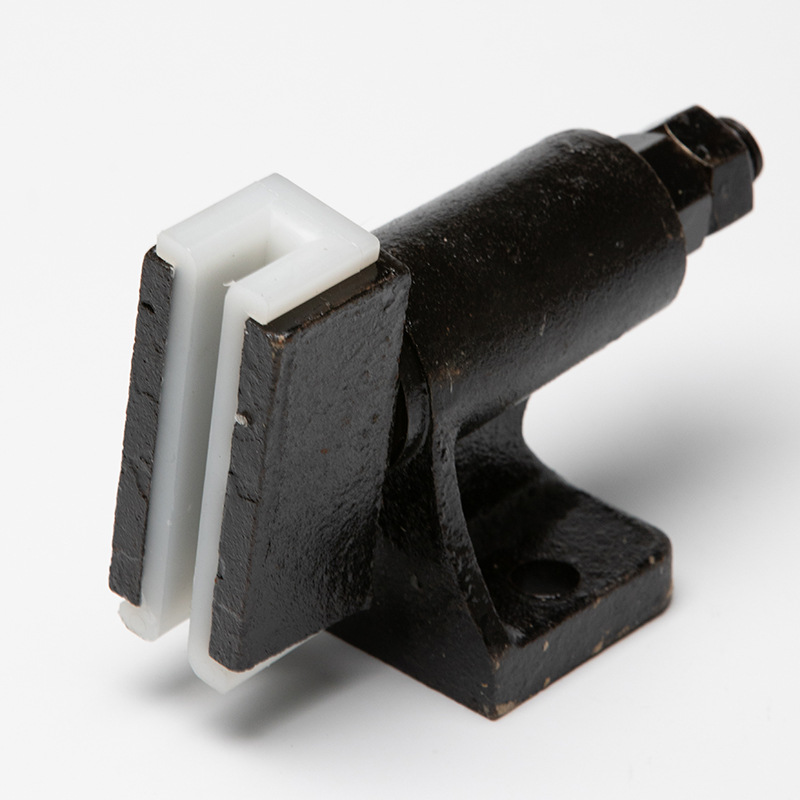 货梯导靴500kg电梯杂物梯餐梯导轨导靴铸铁可调型铁导靴 电梯配件