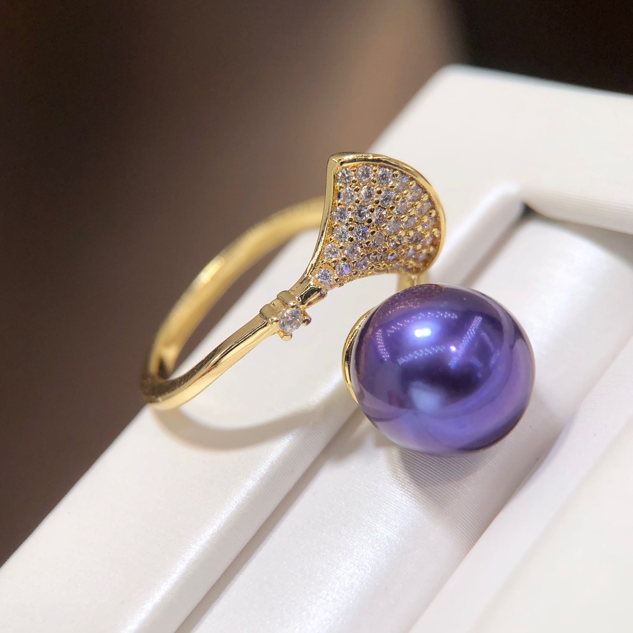 爱迪生妖紫珍珠戒指?圆珠大颗粒珍珠首饰18k包金工艺