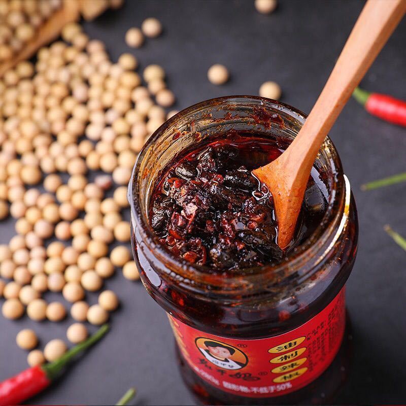 老干妈辣椒酱风味豆豉牛肉末拌油辣椒肉丝下饭菜调味香辣酱辣子鸡