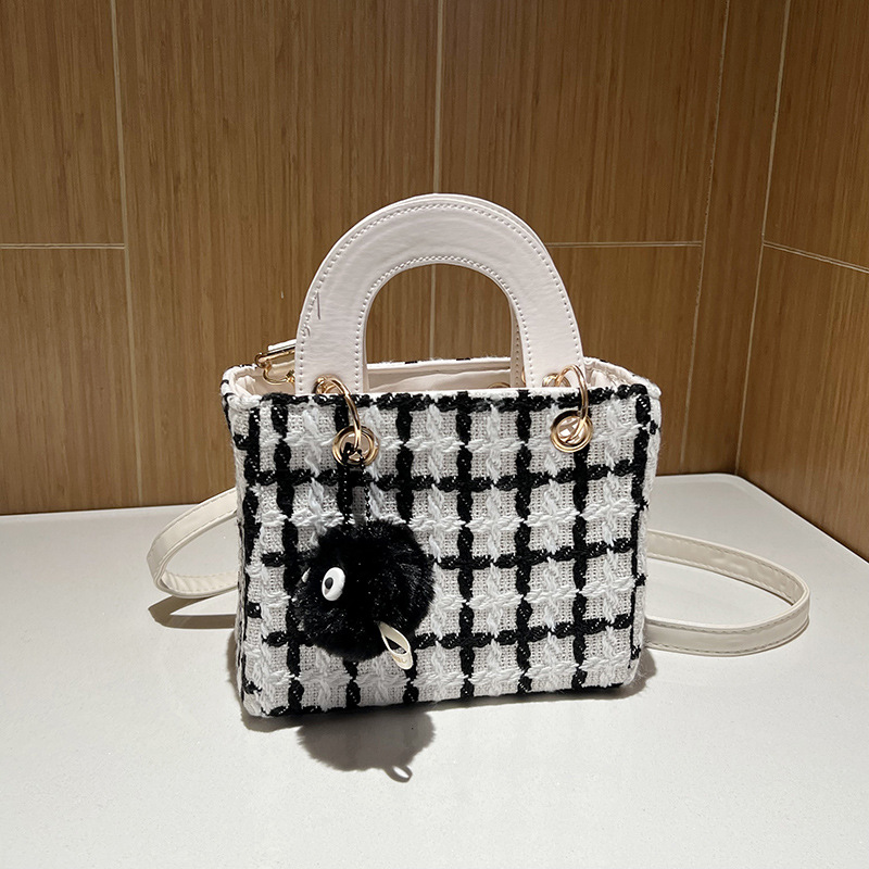 Cross-Border Bag Women's Bag Autumn and Winter New Woolen Black and White Plaid Contrast Color Portable Small Square Bag Popular Shoulder Messenger Bag