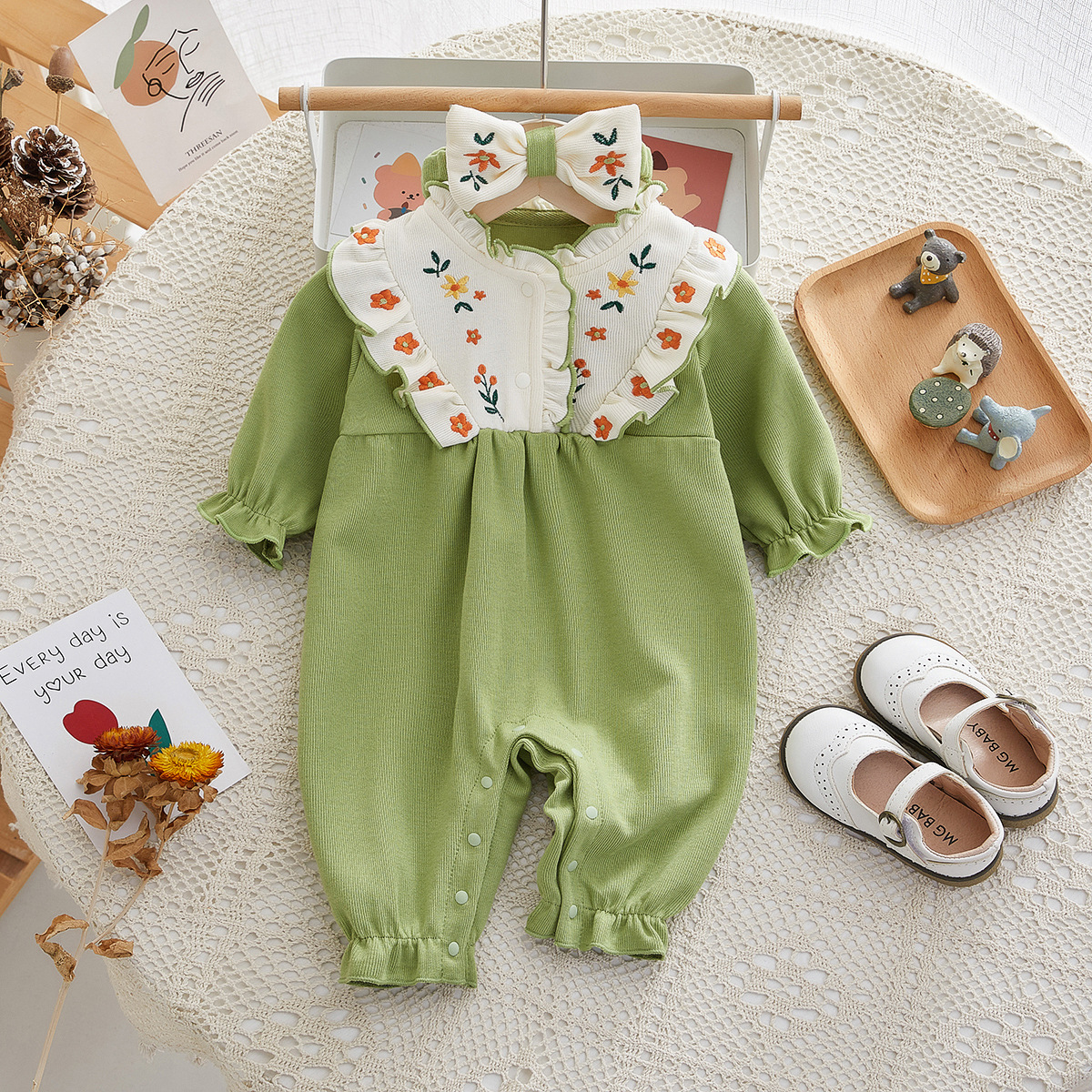 婴儿春装刺绣小清新女宝宝连体衣新生儿衣服长袖婴儿连体衣春秋