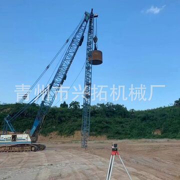 强夯机履带吊工程机械设备工程强夯机大型地基夯实设备压实打夯机