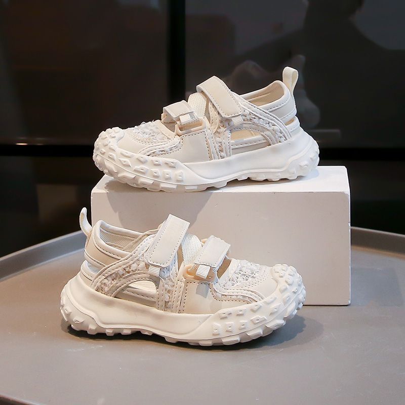 女童运动凉鞋夏季洋气新款儿童包头白色凉鞋透气镂空中大童老爹鞋