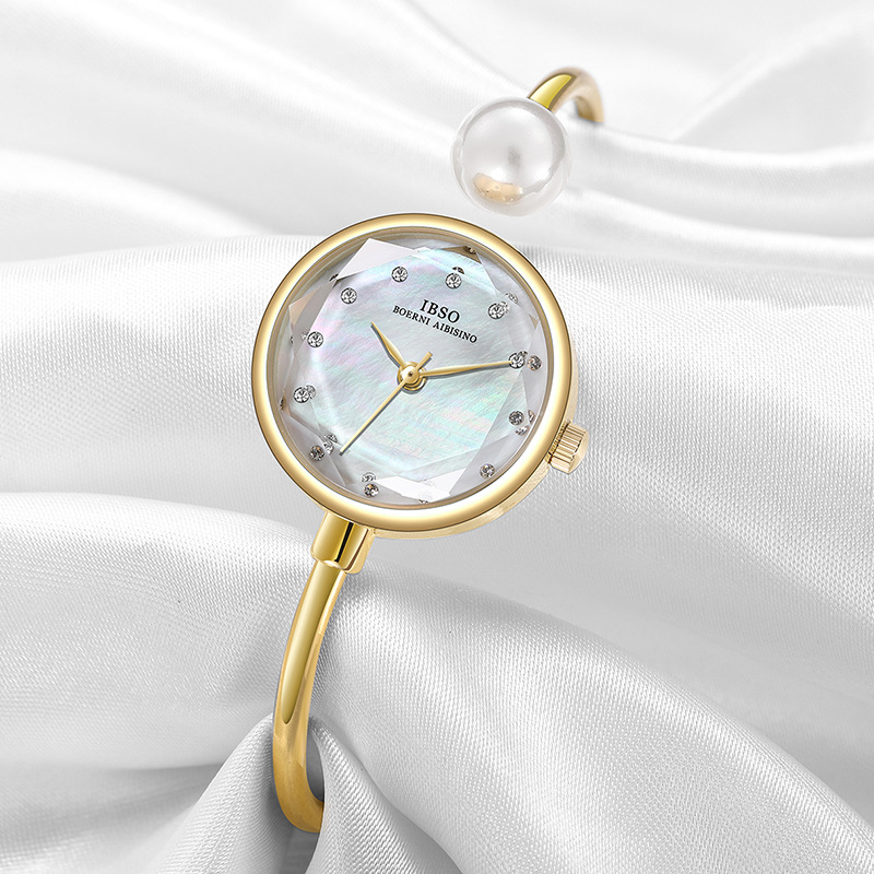 贝壳面珍珠款手表女抖音直播爆款精致钻石切割面小巧手镯女表潮流