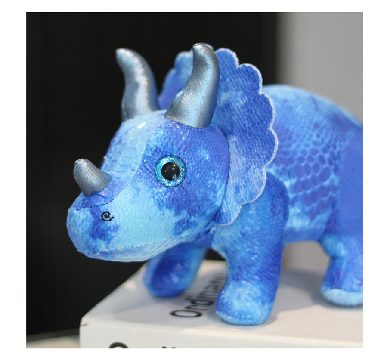 网红产品仿真三角龙玩偶公仔娃娃汽车摆件儿童毛绒玩具一件代发