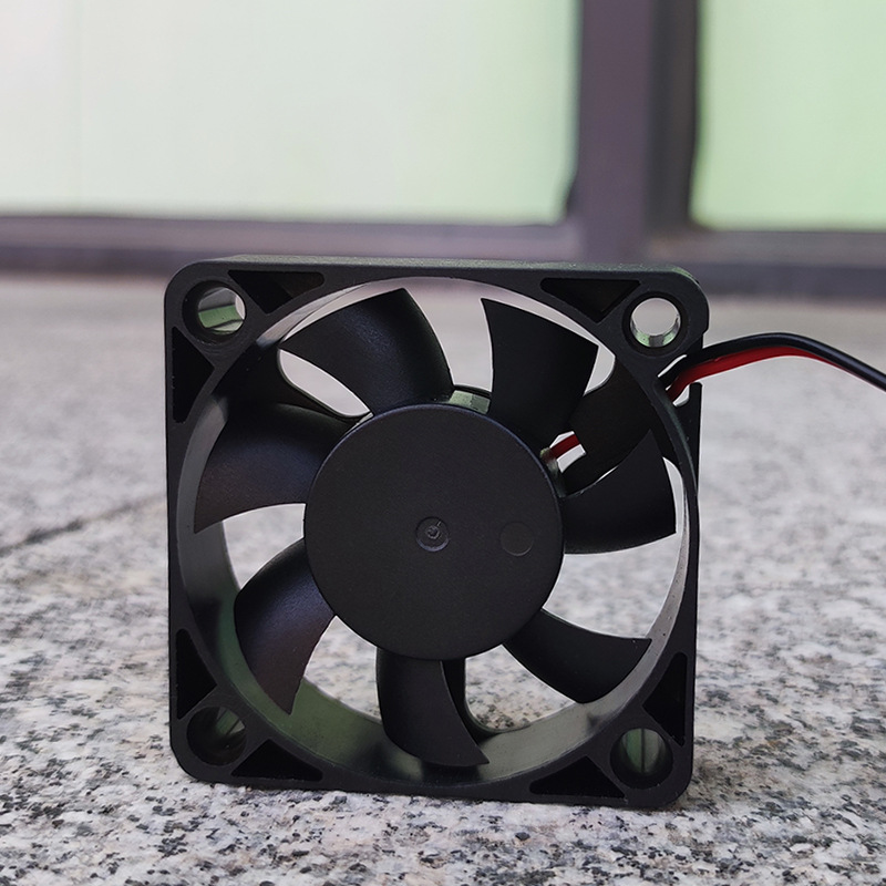 批发5cm工业散热风扇小微型5020直流12v滚珠静音加湿器dc散热风扇