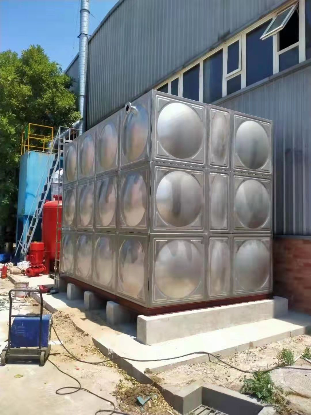 厂家直供储水箱不锈钢定制 储水设备304不锈钢消箱 焊接保温水箱