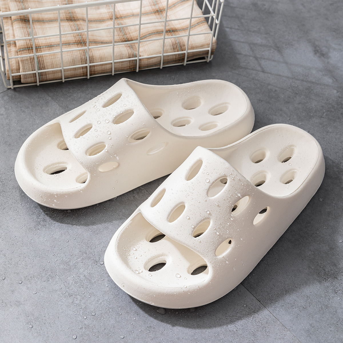 Summer Interior Home Bathroom Slippers Women's Non-Slip Bath Leaking Quick-Drying Slippers Deodorant Eva Slippers Men