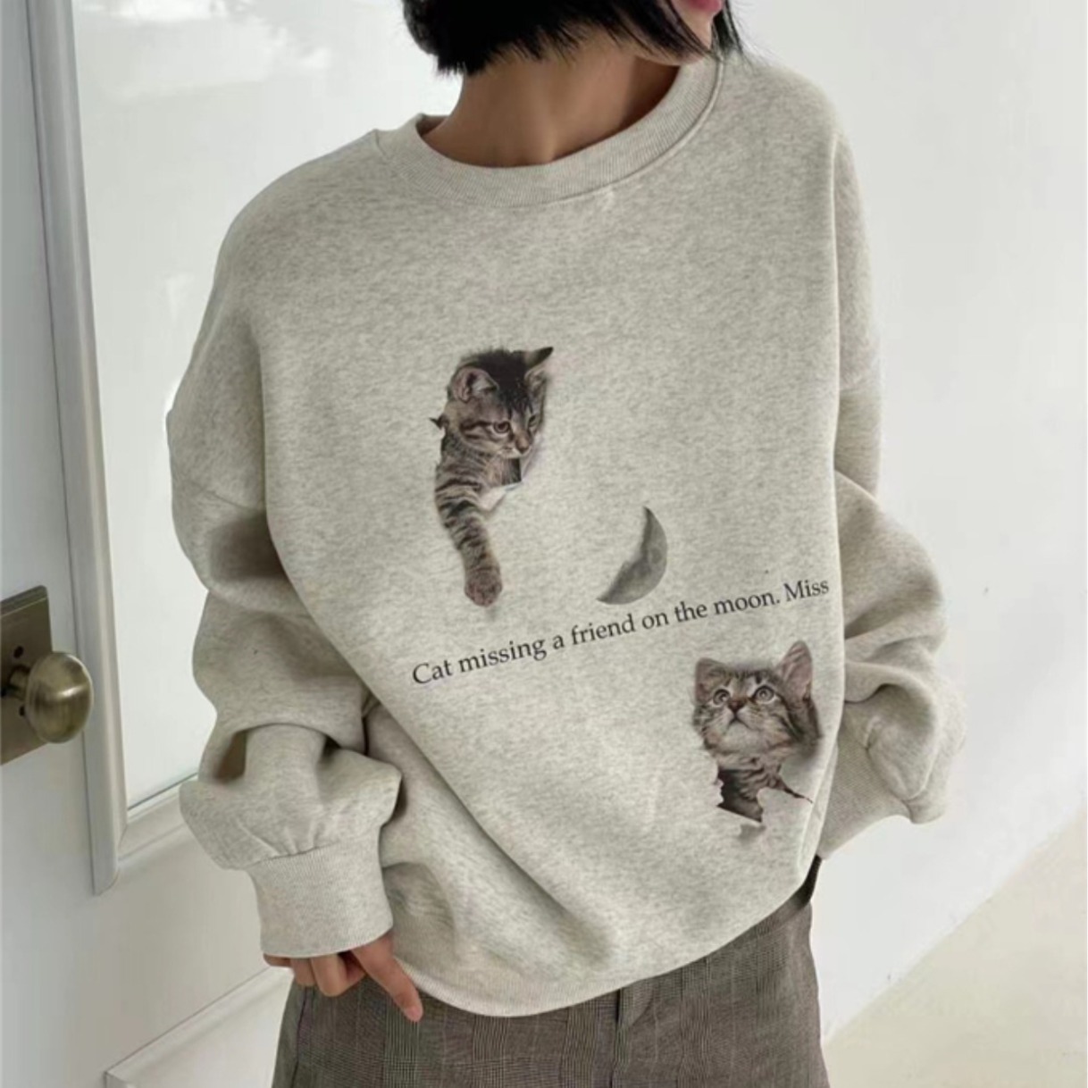 预售】24年春季新品韩国东大门可爱猫咪图案印花宽松卫衣sw10421