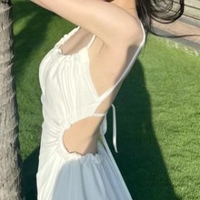 海边裙子法式设计感白色超仙露背吊带连衣裙三亚沙滩裙旅游气质长