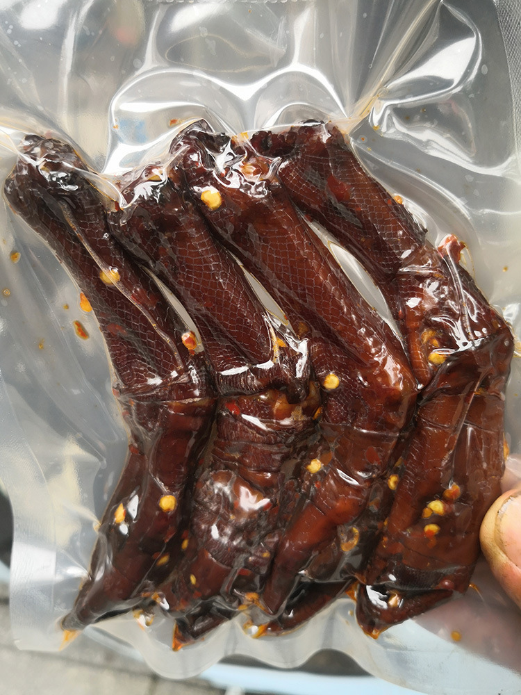 湖南邵阳鸭掌零食小吃香辣鸭脚包肉开袋即食熏腊味卤味鸭爪小包装