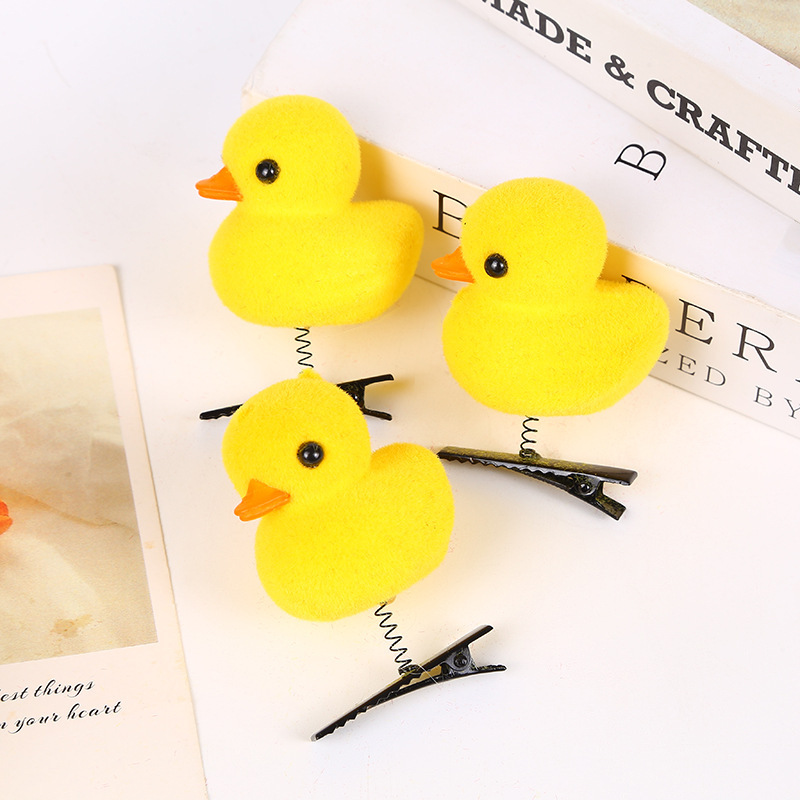 Cute Gadget Small Yellow Duck Barrettes Clip Hairware Three-Dimensional Side Clip Travel Promotion Activity Gift Toy