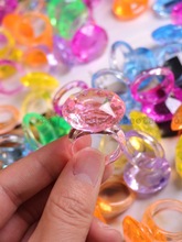 钻戒展示道具戒指造型宝石特大塑料学生摆件水晶奖励幼儿园创意