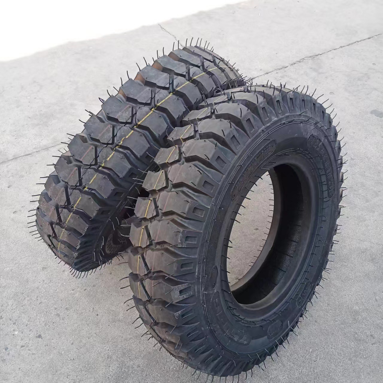 正品青岛宏驰轮胎750-16矿山花纹750农用轮胎尼龙线胎-阿里巴巴