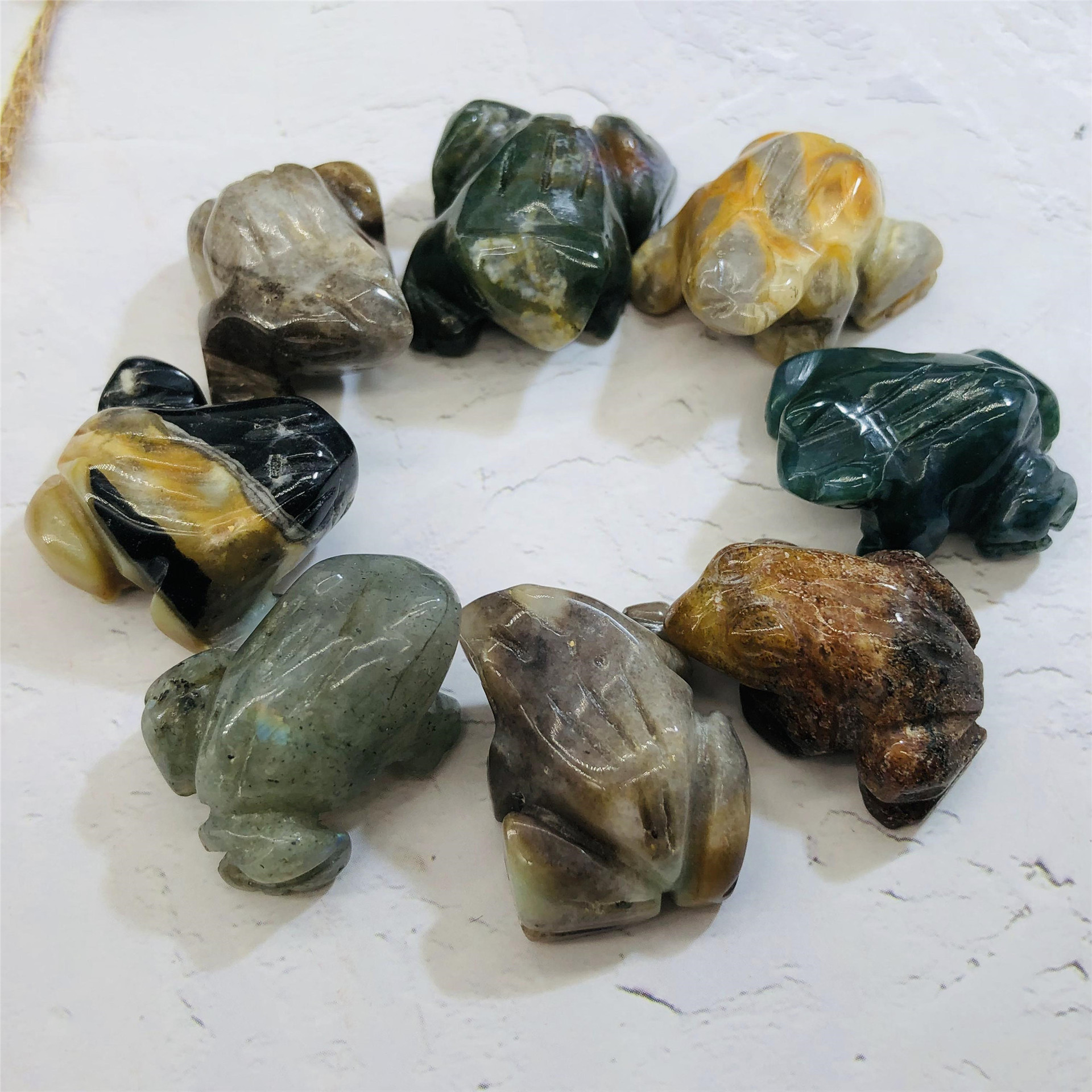 批发天然水晶原石雕刻水草玛瑙迷你青蛙吊坠小挂件水晶工艺品装饰