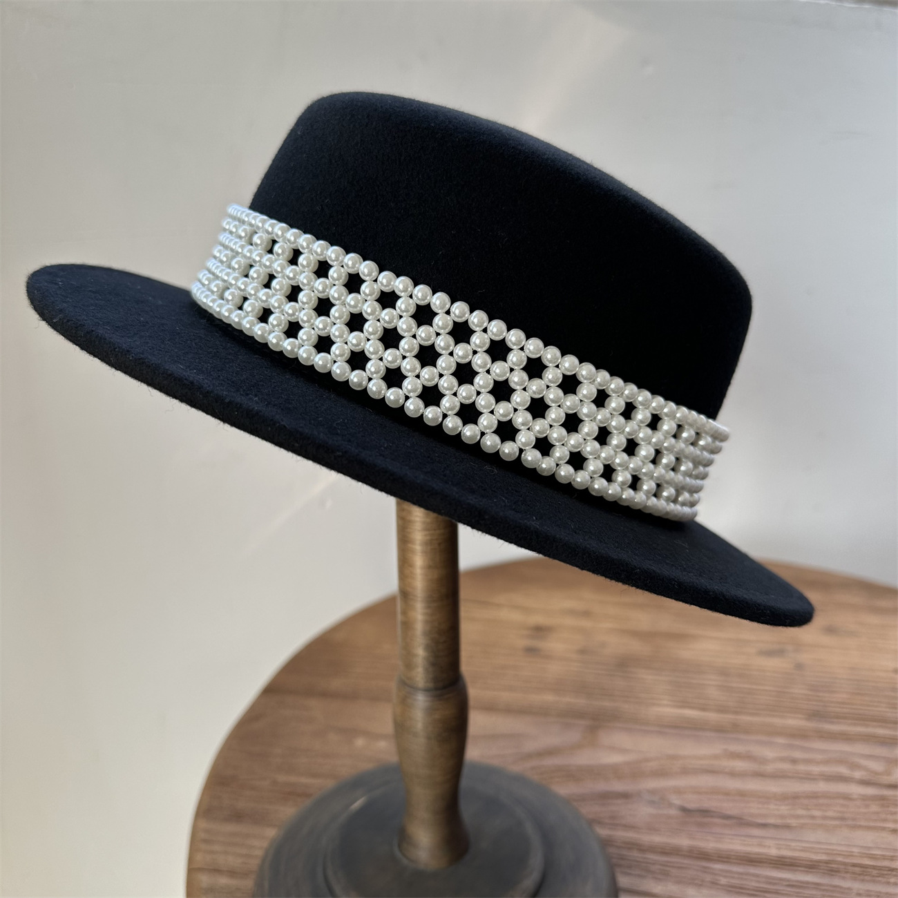 黑色小沿羊毛平顶礼帽女秋冬英伦复古百搭毛呢帽子珍珠平沿爵士帽