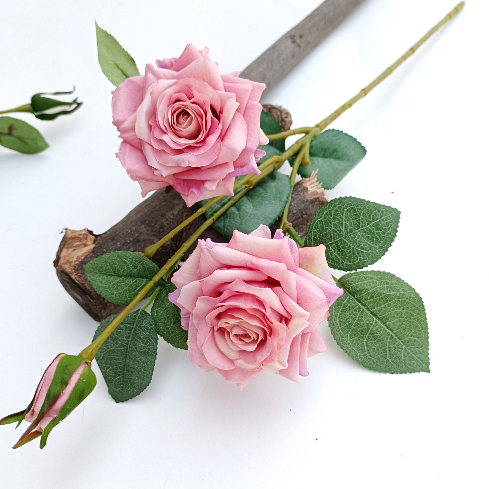 淘宝跨境货源3头多层卷边玫瑰 情人节玫瑰花婚庆家居装饰拍照道具