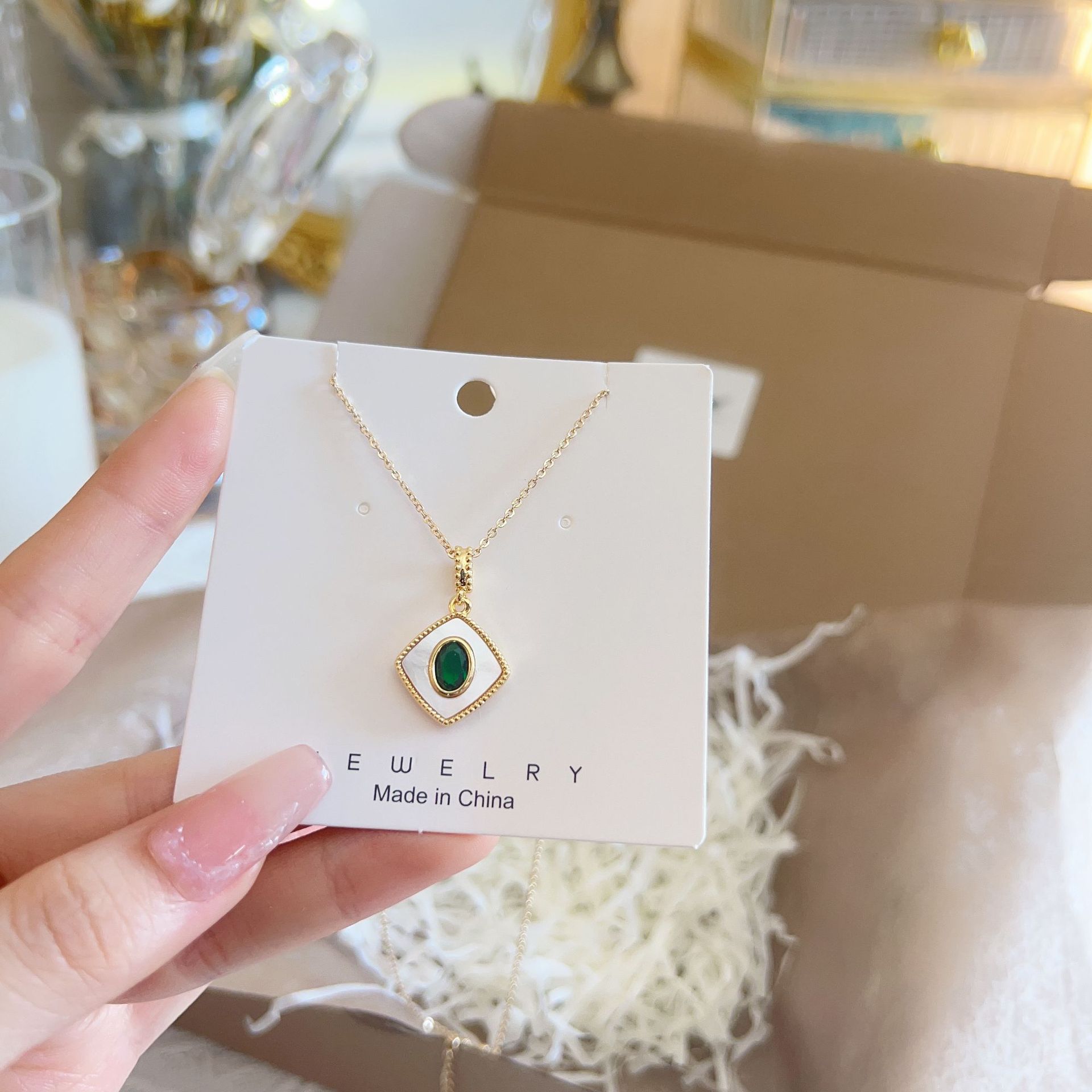 Original Sea Shell Pendant Shell Emerald Pendant Lady Light Luxury Necklace Necklace DIY Accessories for Girlfriend Ins Style