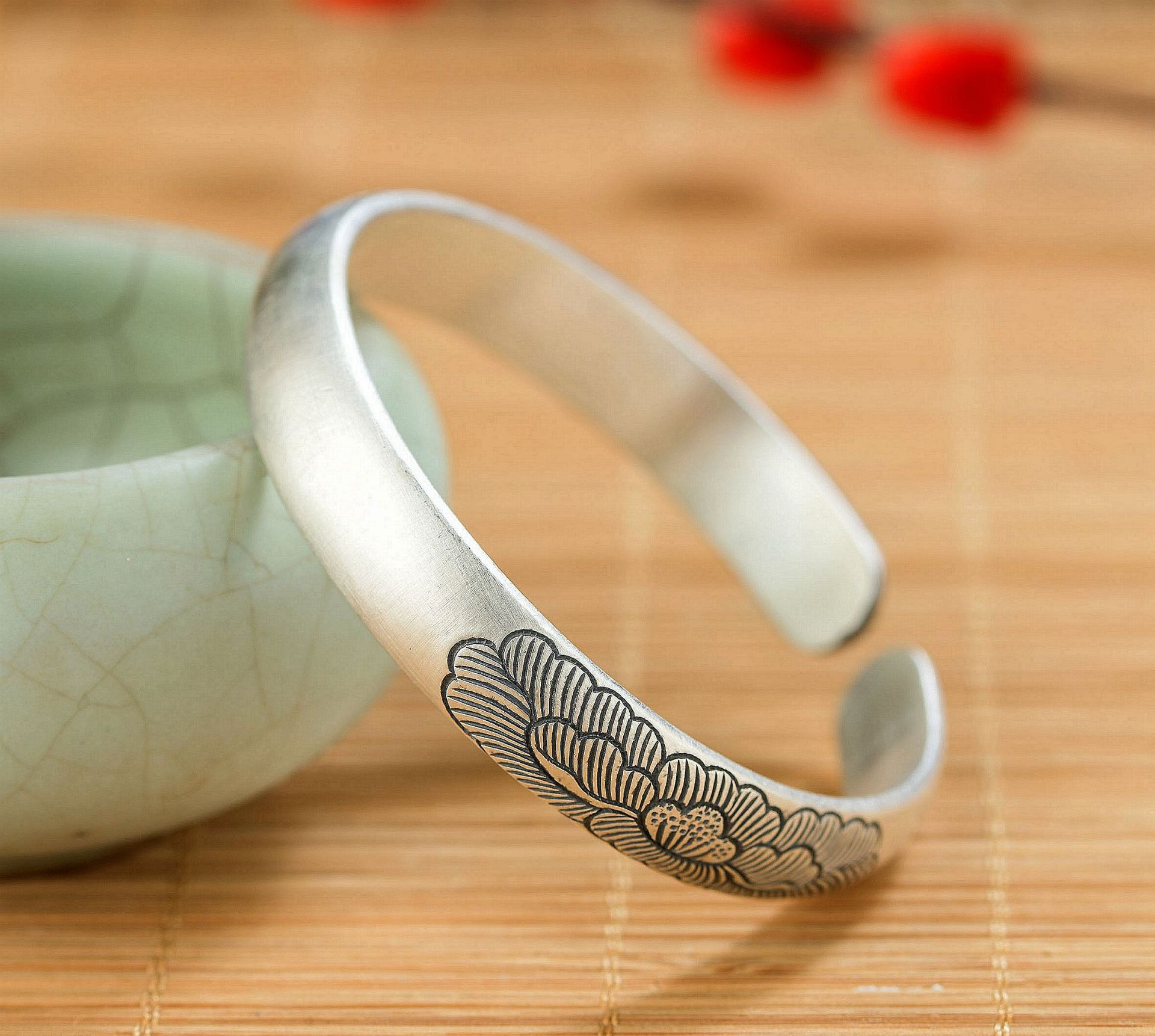 大理雪花银竹报平安s999足银手镯花开富贵民族风雕花银镯子送妈妈