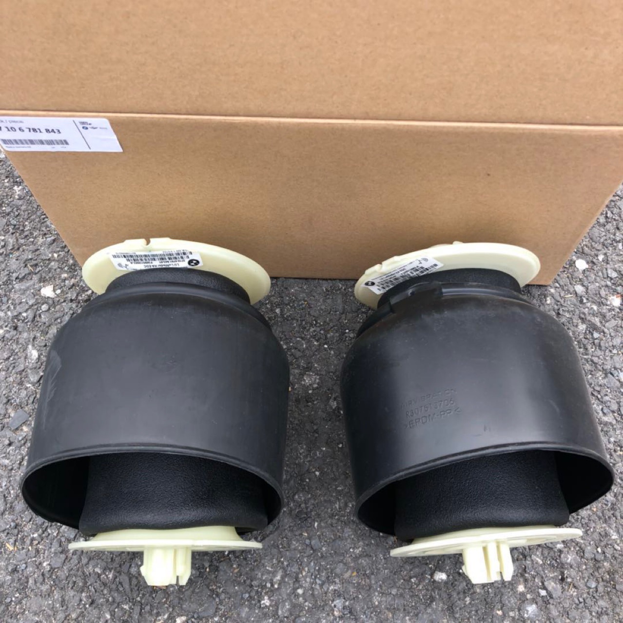 适用宝马 x5 x6 e70 e71 f15 f16 gt535 f07后减震器气包避震气袋