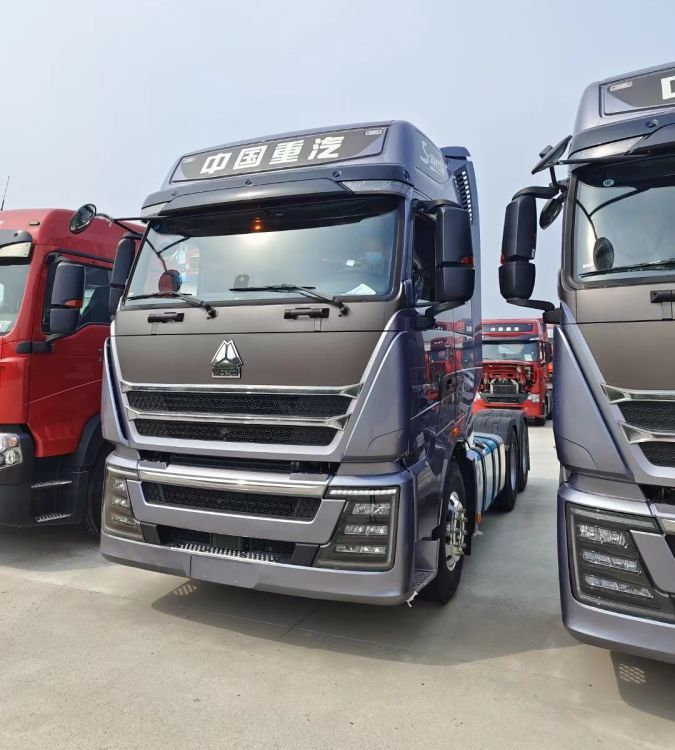 中国重汽 6x4驱动 510马力 豪沃th7牵引车经济实惠-阿里巴巴