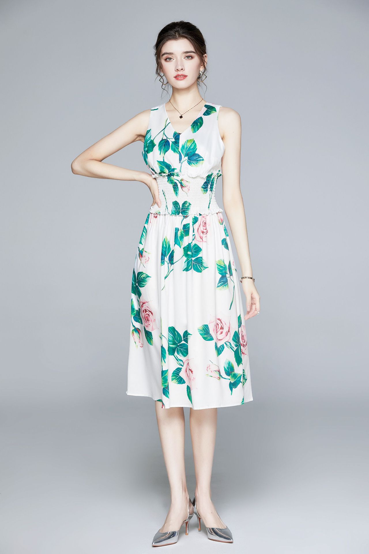 度假风印花v领无袖连衣裙子2021夏季新款气质收腰a字大摆长裙批发