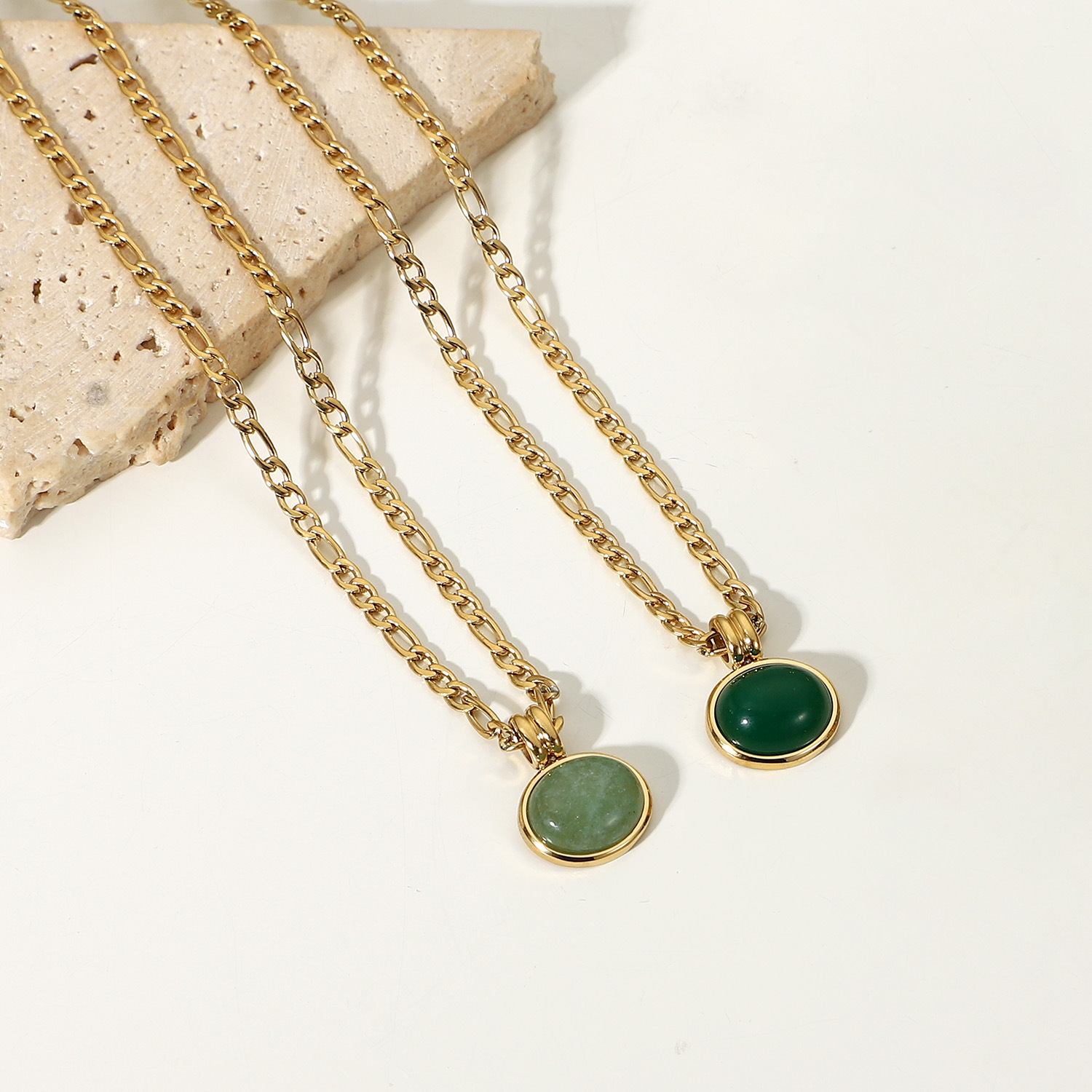 14K Green Aventurine round Pendant Figaro Chain Stainless Steel Necklace Vintage Gold Plated Clavicle Chain for Women