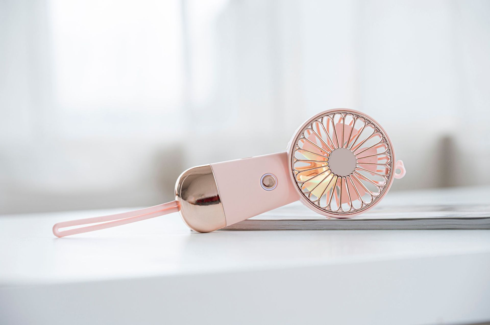 新款手持小风扇usb充电卡通随身便携式迷你口袋风扇_阑珊灯饰_义乌购