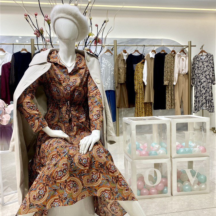 高端品牌女装批发春装一手货源撤柜杂款清仓直播剪标大牌尾单衣服-阿