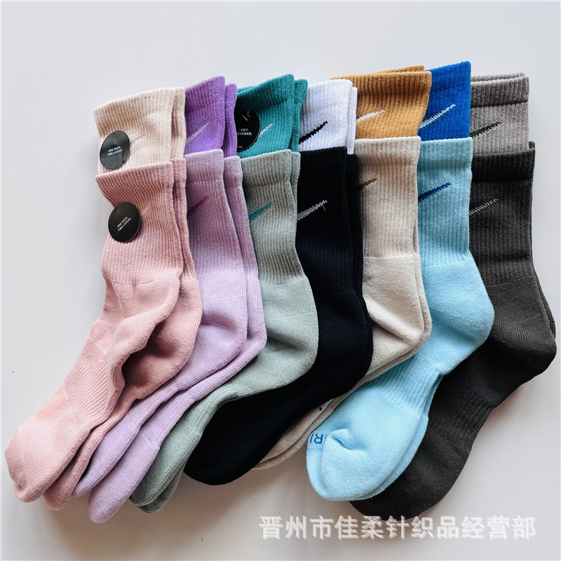 Suwanniuster Socks Colored Mosaic Male and Female Couple Socks Long Tube Exercise Towel Socks Wholesale