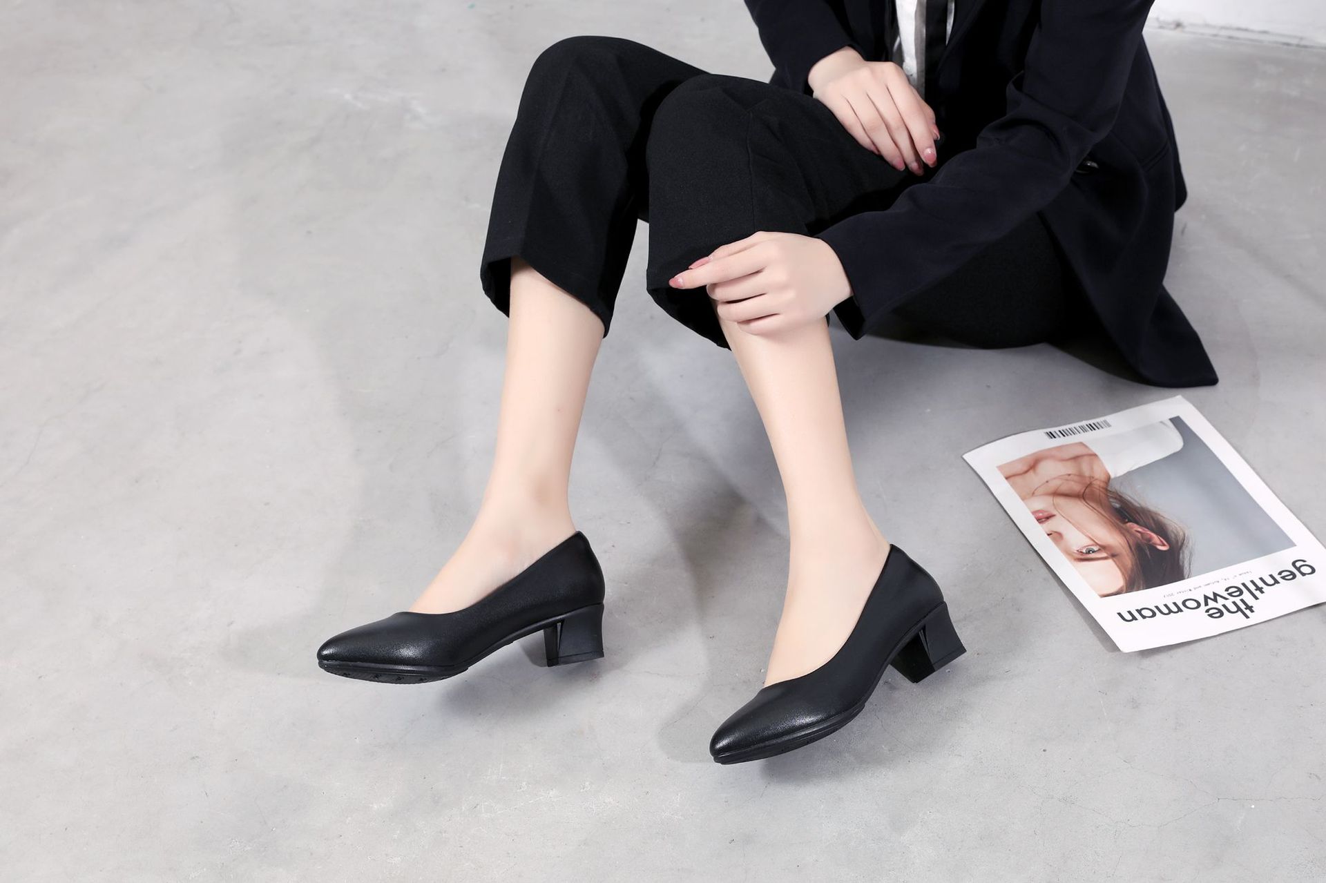 工作鞋女黑色粗跟尖头软底职业空姐上班鞋子浅口单鞋女