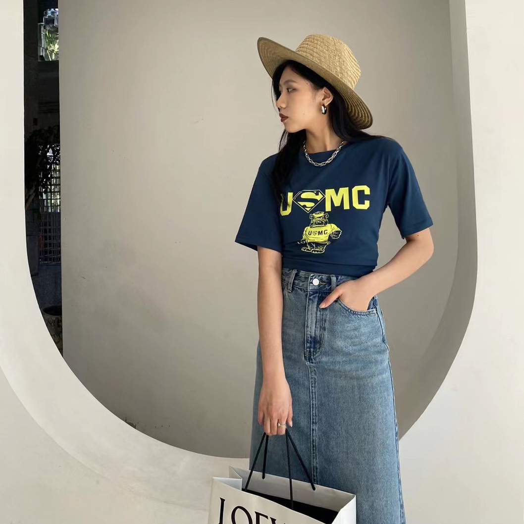 2022春港风复古卡通白色短袖t恤女设计感宽松内搭中长款圆领上衣
