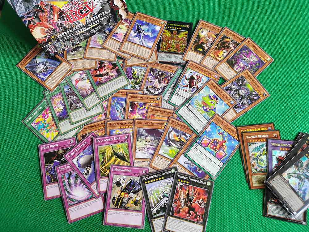 铁盒镭射 游戏王卡片 英文 闪卡 72张 青眼白龙 烫金 yugioh card