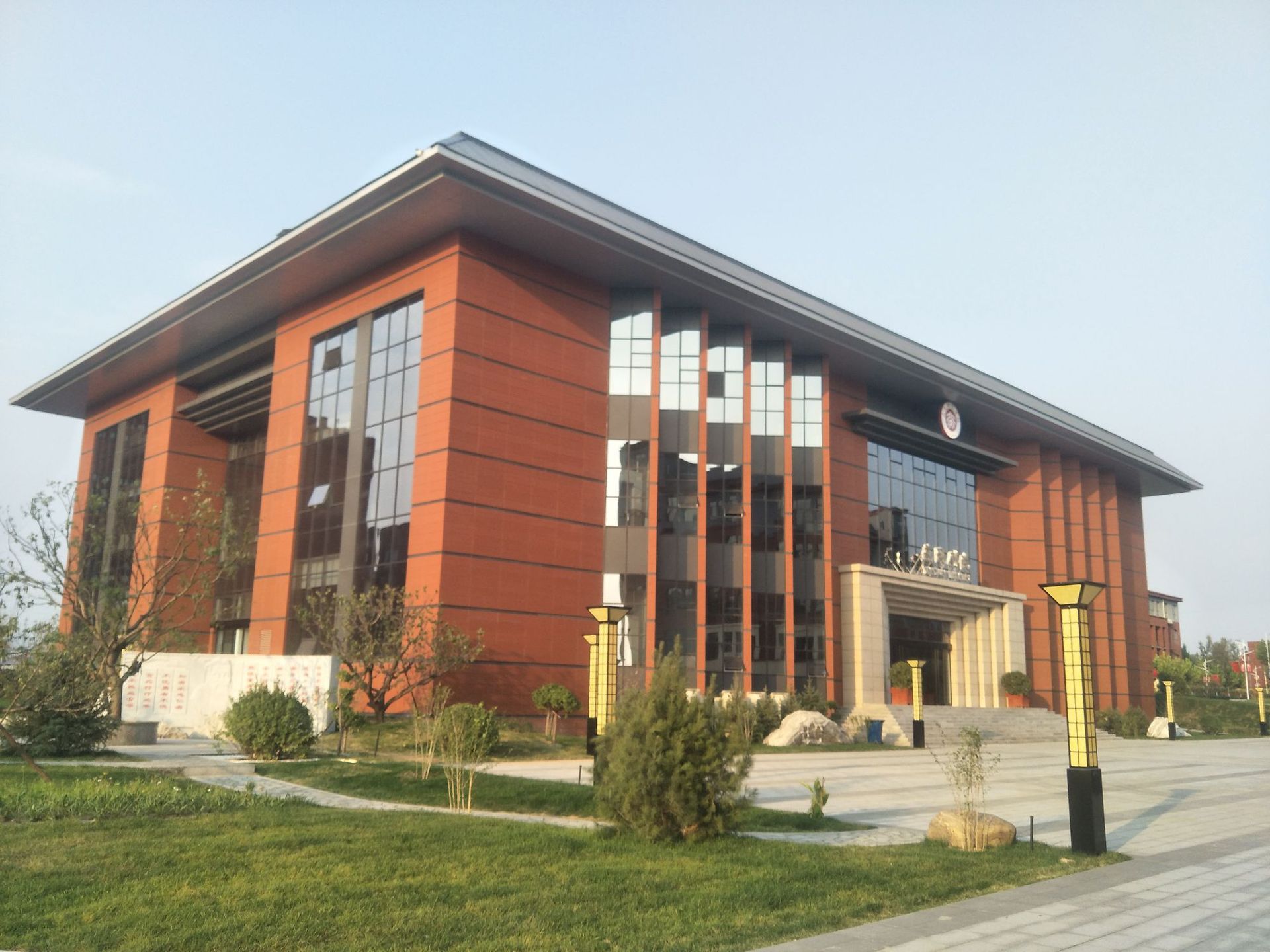 陶板 干挂幕墙陶土板 陶棍 陶百叶 外墙陶板进出口样品免费送