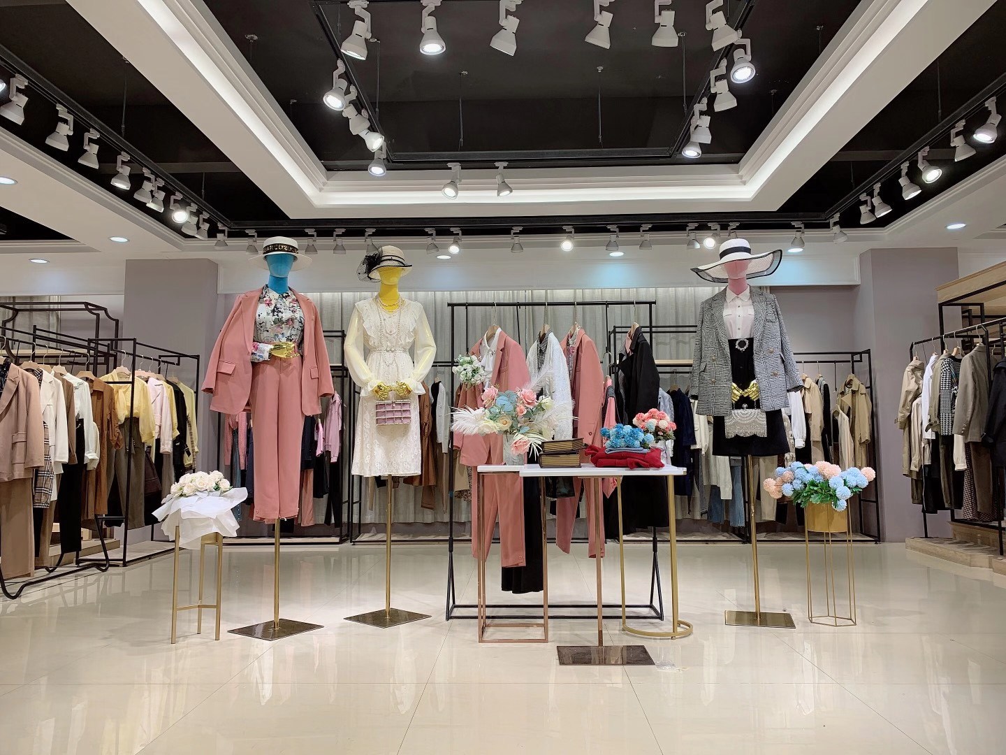 杭州知名女装香影2022春品牌女装商场撤柜尾货批发